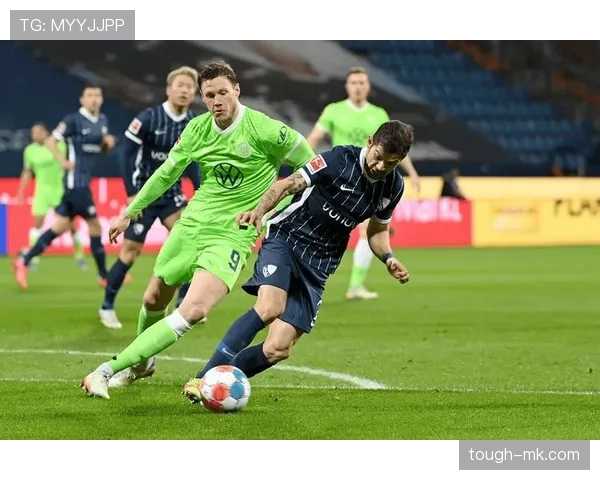 切尔西年轻阵容表现起伏持续显现,近期战绩稳定性面临考验 切尔西年轻阵容表现起伏持续显现,近期战绩稳定性面临考验