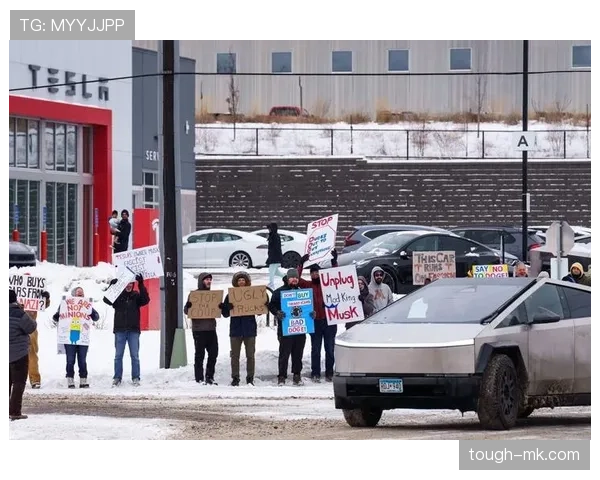 哈兰德冰箱里塞满牛排，训练完直接生啃