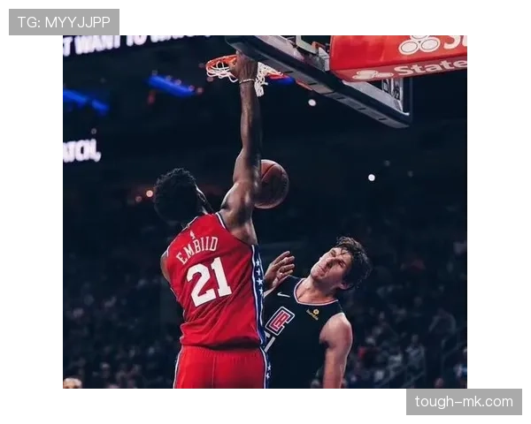 乔尔·恩比德机场那套，行李比我家还讲究，这生活气场把我看懵